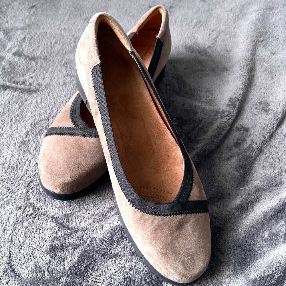 NWOT Clarks Artisan Women's Wedge‎ Loafers Shoes Size 8.5 Suede Brown Black